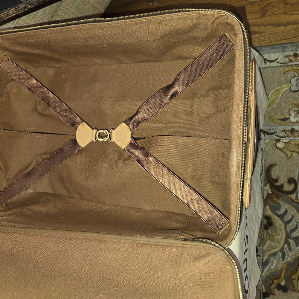 Carry-on - Picture 9 of 10